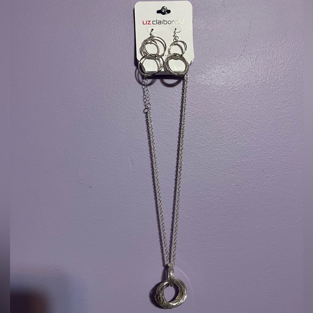 Liz Claiborne Silver Circle Necklace and Earring Set